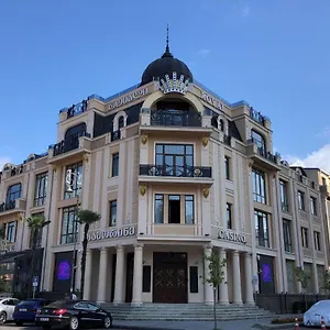Royal Casino & מלון